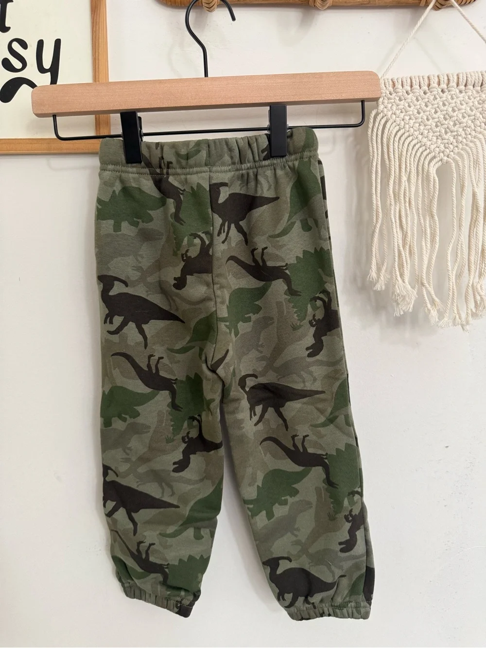GAP - 2y - NWT camo dino sweatpants
